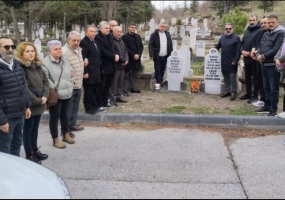 Gazeteci Oktay Ensari, vefat y�ld�n�m�nde an�ld�