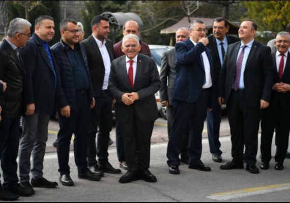 PERSONEL�YLE BAYRAMLA�AN BA�KAN B�Y�KKILI�: �KAYSER� B�Y�K�EH�R, B�R MARKA�