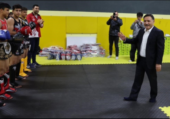 Vali �i�ek: �ehrin en k�ymetli hazinesi, gelece�ini emanet etti�i evlatlar�d�r