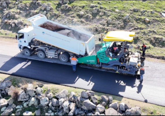 H�RMET�ݒDE �B�Y�K�EH�R� DOKUNU�U: SICAK ASFALT, �EVRE TEM�ZL��� VE YE��L ALAN ATA�I