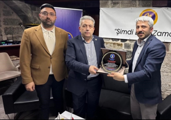 Gen� Birlik Kayseri �ubesi �Tecr�beden Liderli�e� S�yle�isi Yo�un �lgi G�rd�