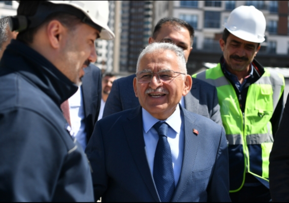 BA�KAN B�Y�KKILI� �ALI�MALARI YER�NDE �NCELED�, B�LGE SAK�NLER�NDEN �Z�R D�LED�