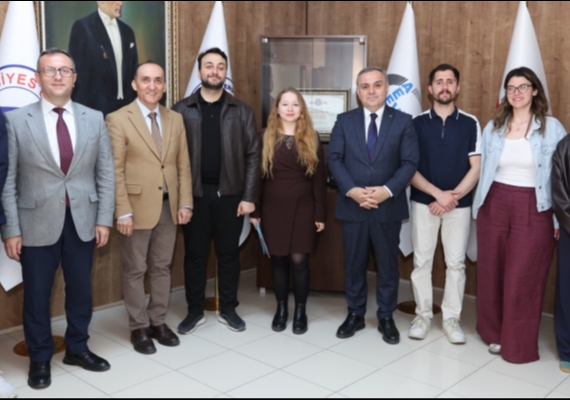 Rekt�r Prof. Dr. Altun, EVEA ��renci Kul�b� �yeleri ile Bulu�tu