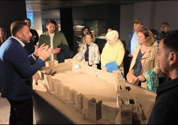 B�Y�K�EH�R, 57 �EH�RDEN GELEN AKADEM�SYENLERE K�LT�R YOLU GEZ�S� �LE KAYSERݒY� TANITTI