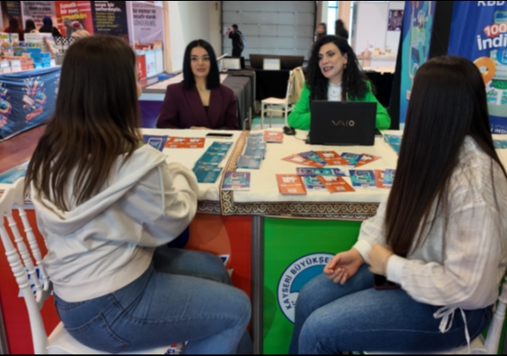 KAYSER� K�TAP FUARI�NDA �OCUKLARIN KEYF� YER�NDE: ALO 153 �LE DO�RUDAN �LET���M