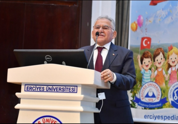 BA�KAN B�Y�KKILI�, 11. ERC�YES PED�ATR� AKADEM�S� KONGRESݒNDE HEK�MLERLE BULU�TU