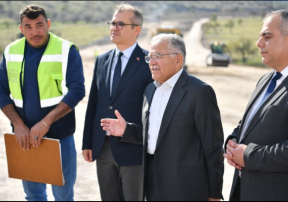 G�KKENT�TE 5 K�LOMETREL�K ANA ARTER� �NCELEYEN BA�KAN B�Y�KKILI�: �H�ZMET YAPILA�MANIN �N�NDE G�D�YOR�