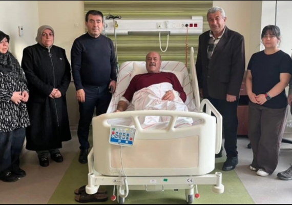 Ba�kan Metin�den �ehit babas�na ziyaret