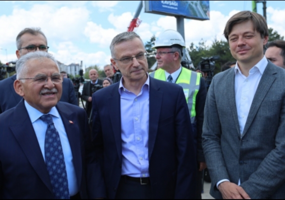 BA�KAN B�Y�KKILIǒTAN KAYSERݒN�N 50 YILLIK ATIK Y�NET�M� V�ZYONU ���N D�NYA BANKASI YETK�L�LER�YLE G�R��ME