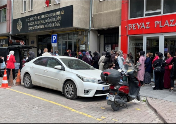 M�HR��AH VAL�DE SULTAN�IN EMANETLER� PAYDA�LARLA BULU�TU