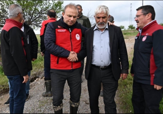 �l M�d�r� Saklav�dan Doludan Zarar G�ren Tar�m Alanlar�nda �nceleme