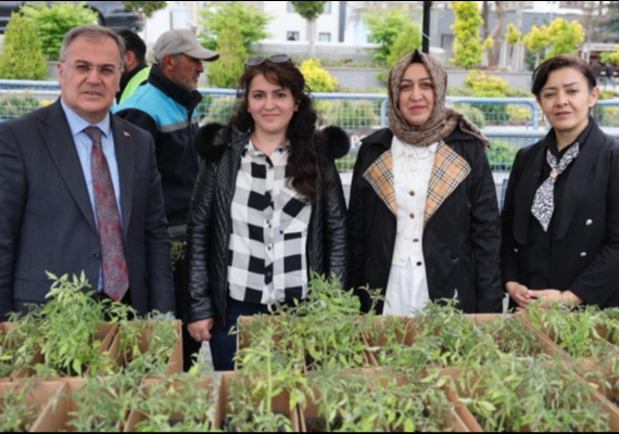 BA�KAN �ZDO�AN, �ATA TOHUMU F�DELER�M�Z� VATANDA�IMIZLA BULU�TURDUK�