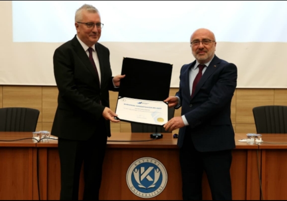 Kayseri �niversitesi�nde �Kurumsal Akreditasyon Belgesi� Takdim T�reni D�zenlendi
