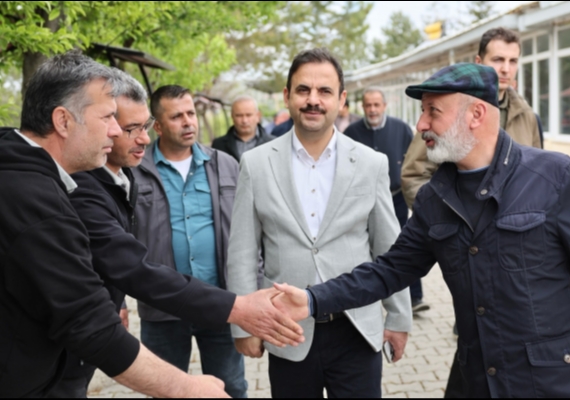 BA�KAN �OLAKBAYRAKDAR�A KIRSAL MAHALLELERDEN B�Y�K TEVECC�H