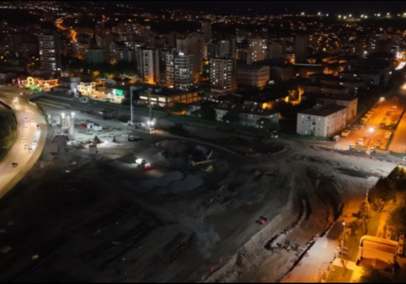 BA�KAN B�Y�KKILIǒIN V�ZYON PROJES�NDE GECE MESA�S�