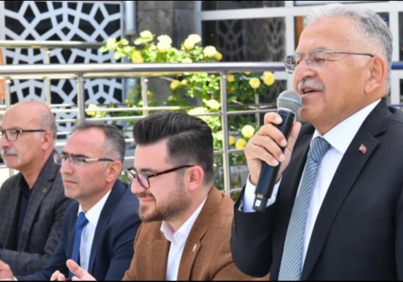 BA�KAN B�Y�KKILI�, B�NYAN�DA VATANDA�LARLA BULU�TU: �EMR�N�ZDEY�Z, H�ZMET�N�ZDEY�Z�