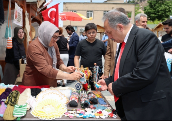 BU PAZAR TALAS'IN �K�NC� MAHARETL� ELLER�