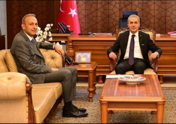 VAKIFLAR B�LGE M�D�R� SE��L�R�DEN VAL� H�SEY�N K�K�E HAYIRLI OLSUN Z�YARET�