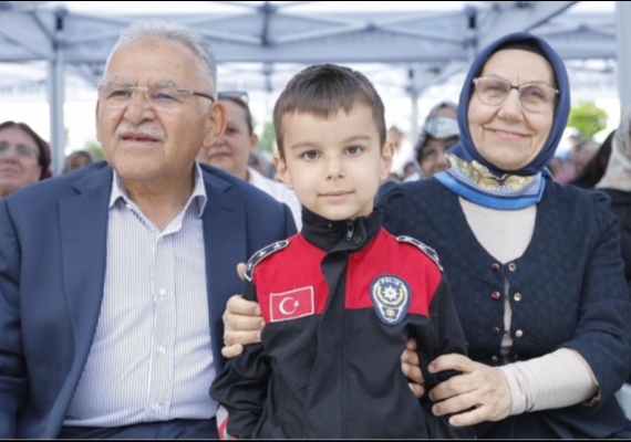 BA�KAN B�Y�KKILI�, KAYMEK��N 1.200 ESERL�K YIL SONU SERG�S�N� A�TI