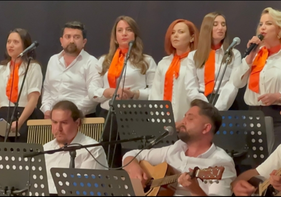 RESEN R�T�M TOPLULU�U�NDAN TALASEM� VE L�SEM� HASTALARINA MORAL KONSER�