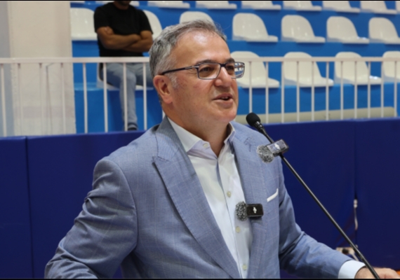 BA�KAN �ZDO�AN: �HEDEF�M�Z, B�NLERCE GENC� SPORLA BULU�TURMAK�