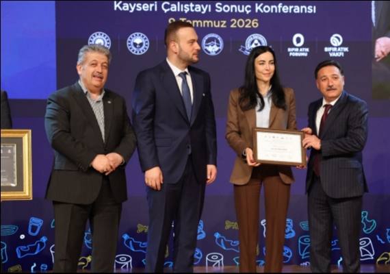 T�RK�YE SIFIR ATIK �ALI�TAYI SONU� KONFERANSI�NDA KAYSER� B�Y�K�EH�R�E TE�EKK�R PLAKET�