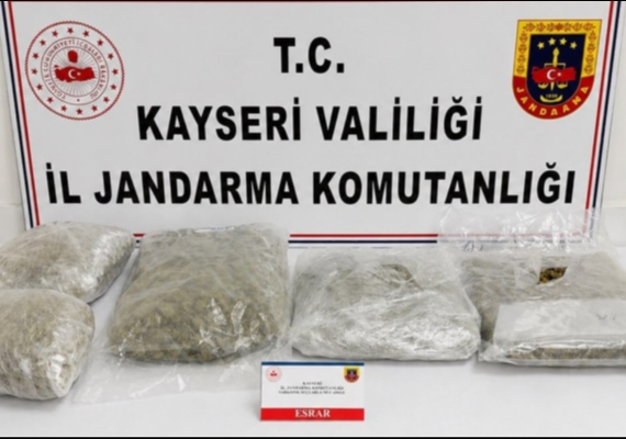 5 kilogram uyu�turucu ile yakalanan ��phelinin CHP�li meclis �yesi oldu�u ortaya ��kt�
