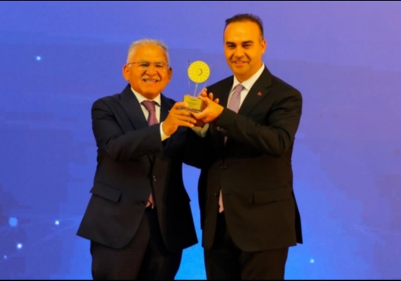 BA�KAN B�Y�KKILI�, T�RK�YE'DE �LK OLAN RES PROJES�YLE BAKAN KACIR'IN EL�NDEN ��D�L� ALDI