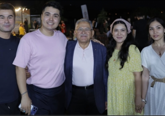 BA�KAN B�Y�KKILI�, SARIMSAKLI�DA KAMP ATE��N� YAKTI: A�LELERLE DO�A BULU�MASI