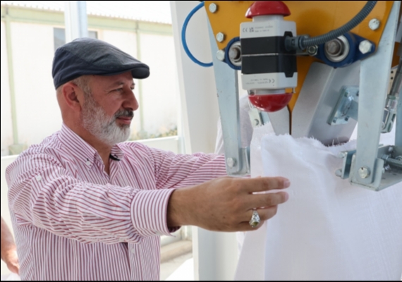 KOCAS�NAN� ��FT��LER�N EME��N� DE�ER KAZANDIRIYOR!