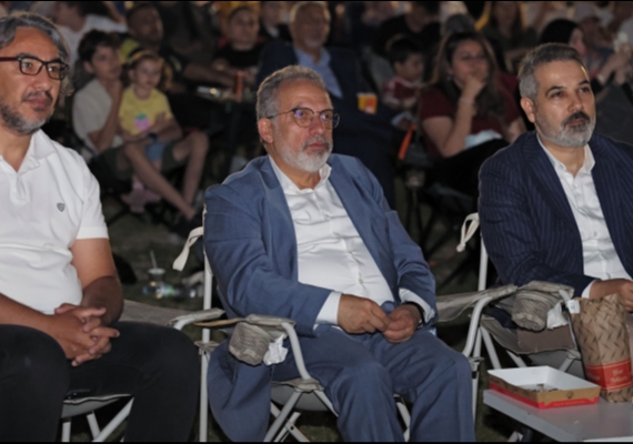 TALAS'TA YILDIZLAR ALTINDA DUYGU DOLU S�NEMA GECES� 