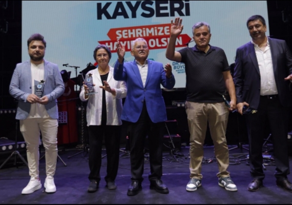 DADALO�LU �ENL�KLER�NDE KONU�AN B�Y�KKILI�: �S�ZLER B�Z�M OLMAZSA OLMAZIMIZSINIZ�