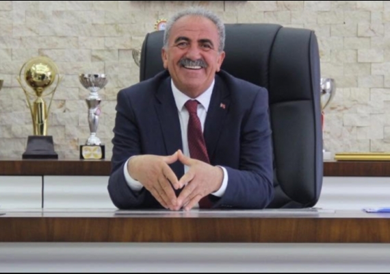 Felahiye Belediye Ba�kan� �eref G�leser ve meclis �yeleri CHP�den istifa etti
