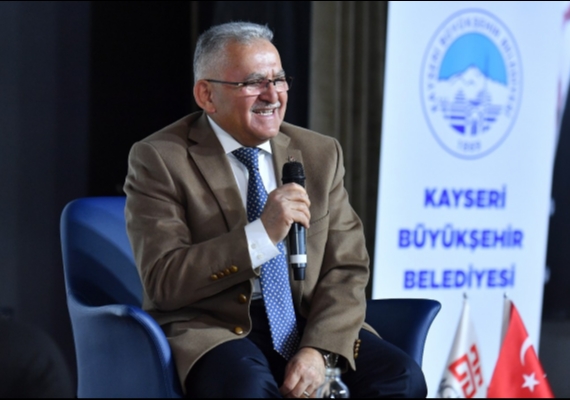 BA�KAN B�Y�KKILIǒTAN KAYSERݒY� TERC�H EDEN GEN�LERE TEBR�K: �S�ZLER� KUCAKLAMAYA HAZIRIZ�