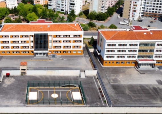 B�Y�K�EH�R�DEN E��T�ME �YE��L� DOKUNU�: 3 OKULUN �EHRES� DE���T�