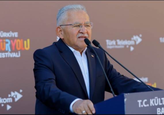 BA�KAN B�Y�KKILI�, VAL� ���EK VE BAKAN YARDIMCISI �AM, K�LT�R YOLU FEST�VALݒN�N STARTINI VERD�