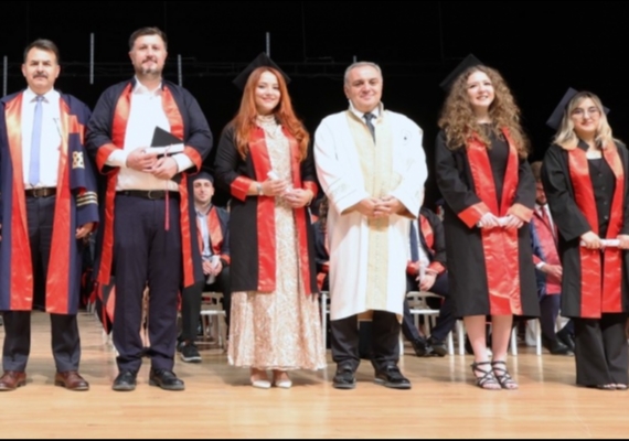 ERܒde lisans�st� mezuniyet sevinci ya�and�