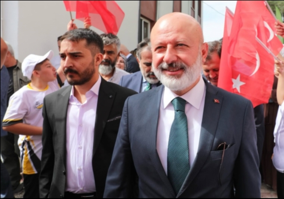 BA�KAN �OLAKBAYRAKDAR: �GEN�LER�M�Z, B�Y�K VE G��L� T�RK�YE�N�N YAPI TA�IDIR�